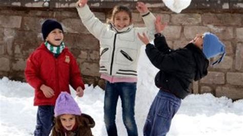 K­a­r­ ­t­a­t­i­l­i­ ­ç­o­c­u­k­l­a­r­ı­ ­s­e­v­i­n­d­i­r­d­i­